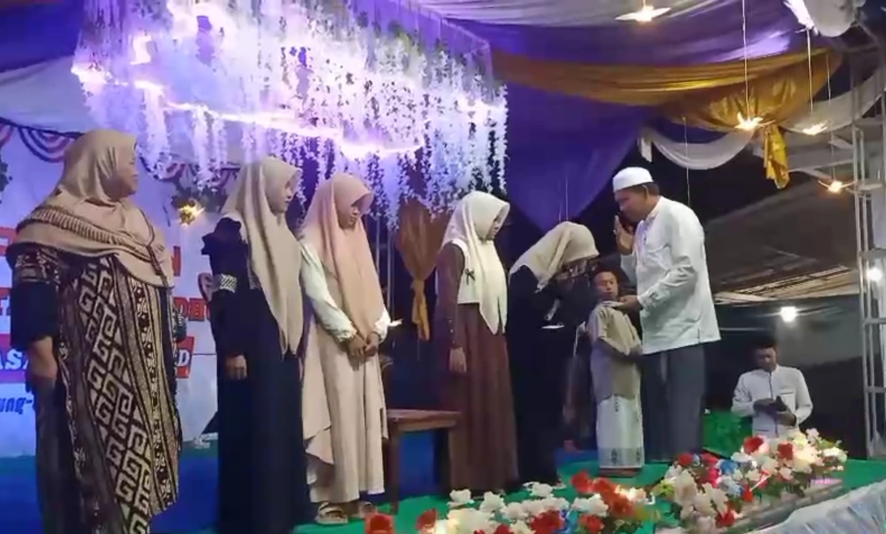 Kades Galis Akhmad Safri Wiarda apresiasi santunan Yayasan Ar Rasyid