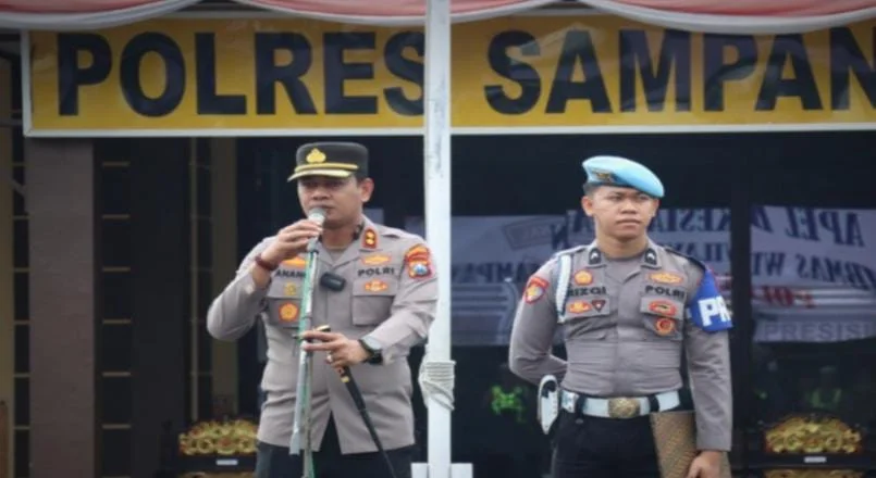 Kapolres Sampang AKBP Anang Hardiyanto saat memimpin apel Harkamtibmas