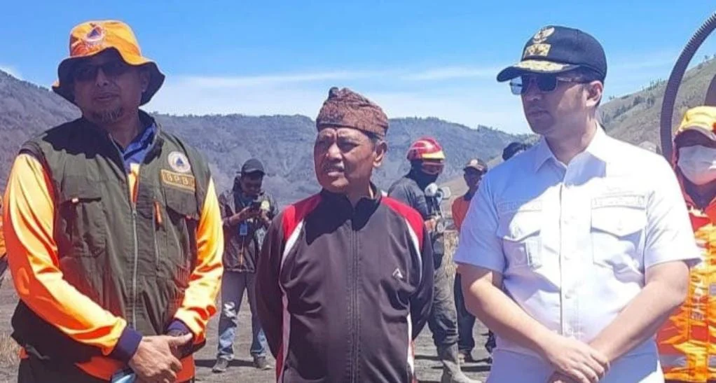 Emil Dardak memantau karhutla TNBTS di Probolinggo