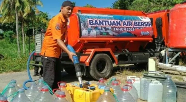 BPBD Jatim menyalurkan air bersih ke warga terdampak kekeringan di Jawa Timur