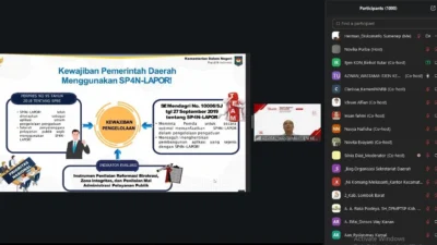 Monitoring nasional SP4N-LAPOR! oleh Kemendagri melalui Zoom Meeting bersama pemerintah daerah.