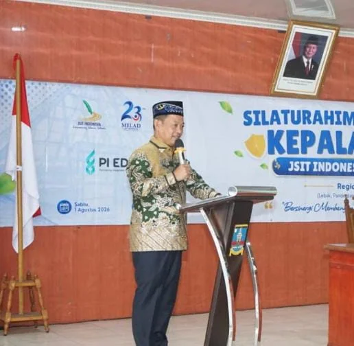 Wabup Serang Muhammad Najib Hamas memberikan arahan kepada kepala sekolah JSIT Banten Barat mengenai peningkatan mutu pendidikan.