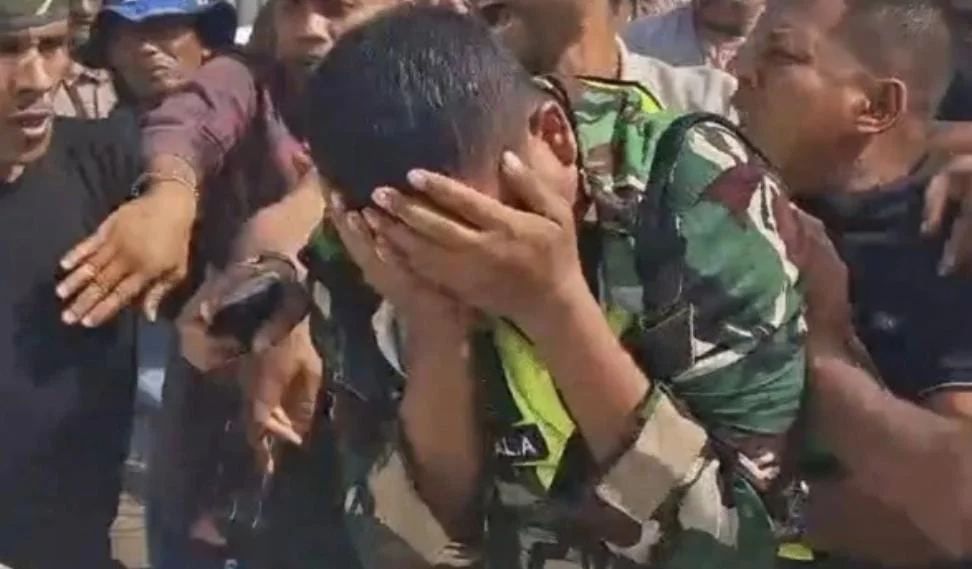 Kericuhan peringatan 21 tahun damai Aceh di sekitar Masjid Raya Baiturrahman Banda Aceh