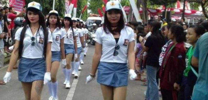 Peserta pelajar mengikuti latihan Lomba Gerak Jalan HUT RI ke-81 Tahun 2026 di Kabupaten Sampang.