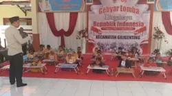 Sekcam Giligenting Ujiana Fakhrossadit membuka lomba mewarnai HUT ke-81 RI