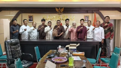 Mahasiswa Uniba Madura menyelesaikan program magang di Bawaslu Sumenep