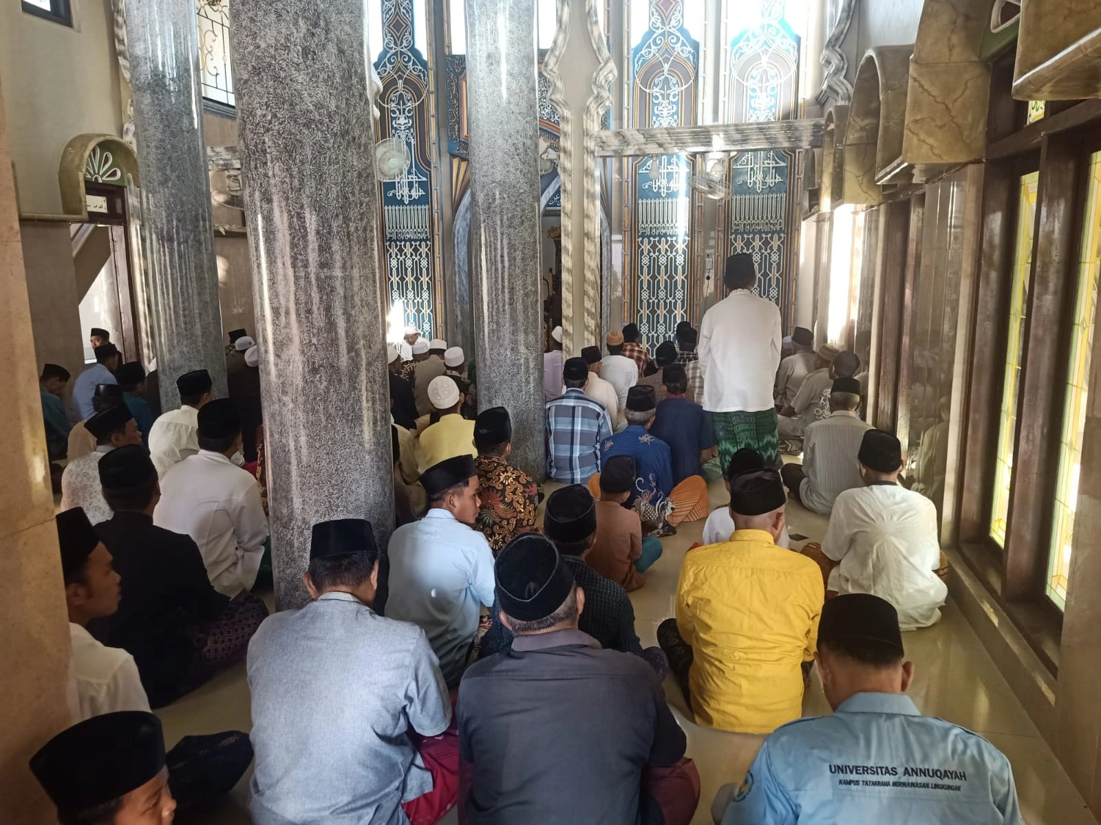KH Zuhdi Salim menyampaikan tausiyah Maulid Nabi di Giligenting Sumenep