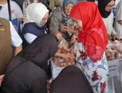Pasar Murah Pemprov Jatim di Surabaya Diserbu Warga, Sembako Ludes Kurang dari Dua Jam