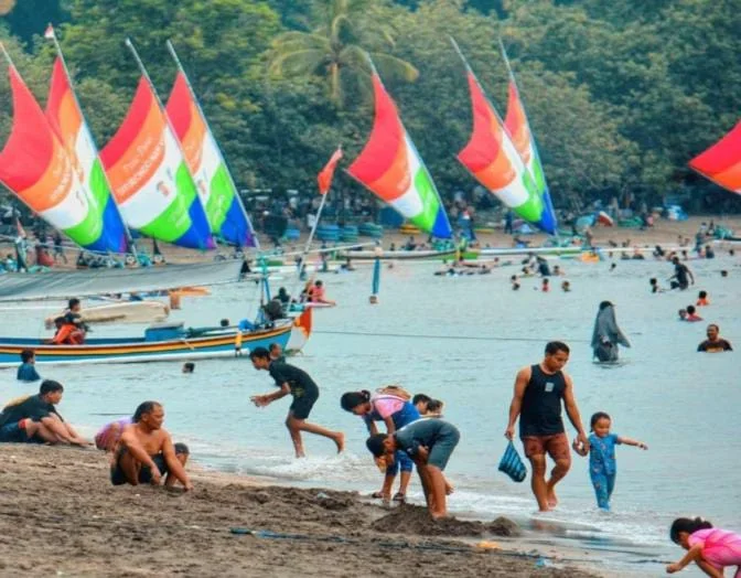 Pemkab Situbondo tawarkan investasi Rp40 miliar untuk pengembangan Pantai Pasir Putih