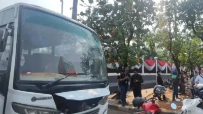 Polisi Buru Pelaku Pelempar Batu ke Bus Rombongan AMPB di Tol Cikampek-Jakarta