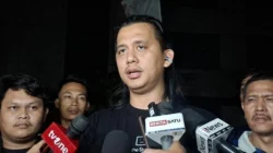 Polisi melakukan olah TKP kebakaran gedung Bapenda DKI Jakarta