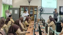 Polres Garut edukasi pelajar SMA SMK MA melalui program Trainer Paham AI