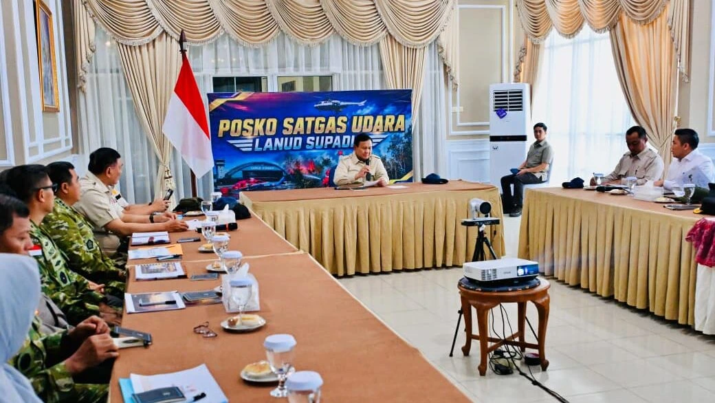 Presiden Prabowo Subianto tiba di Kalimantan Barat untuk rapat penanganan karhutla