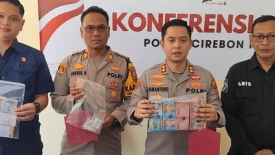 Pura-pura Bantu Korban Kebakaran, Dua Pria di Cirebon Curi Rp47 Juta dan Emas