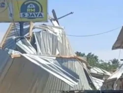 Puting Beliung Terjang RM 5 Jaya Situbondo, Atap Terbang dan Timpa Bangunan Sebelah