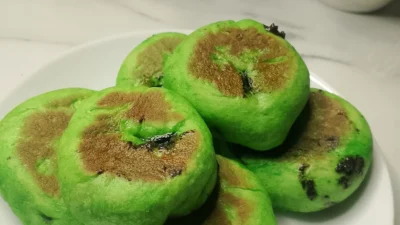 Resep roti gepeng teflon tanpa oven dengan isian cokelat.