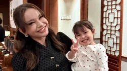 Rossa dan putrinya Raina Mikayla Almahyra