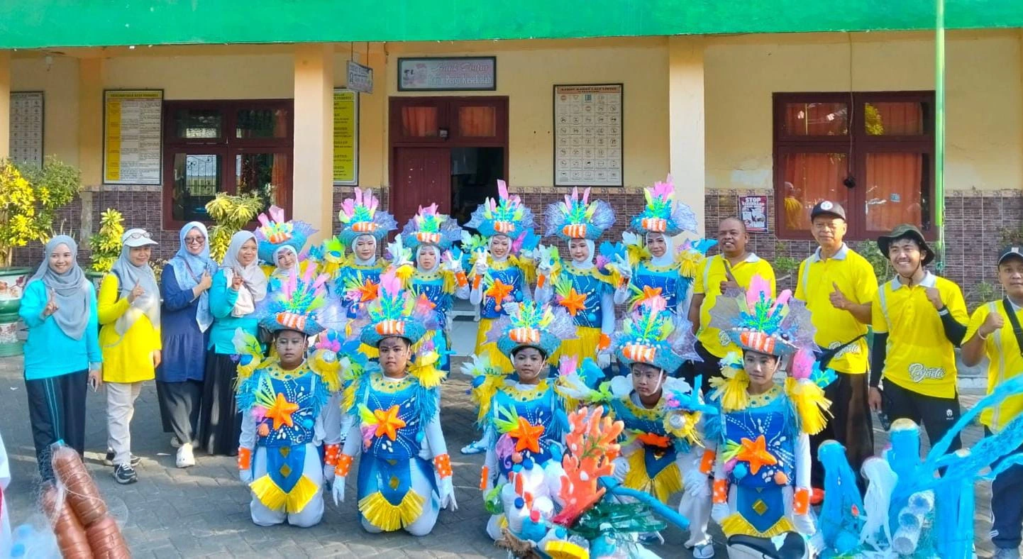 SDN Pajagalan II Sumenep juara Festival Sepeda Hias bertema Laut Bebas dari Sampah