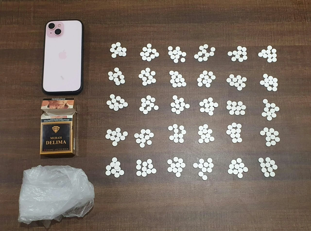Tersangka kasus 311 pil berlogo Y di Sumenep ditahan polisi