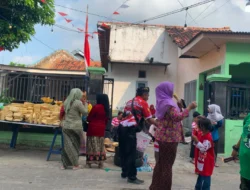 Semarak HUT ke-81 RI, Warga RT 01 RW 06 Perumahan BTN Sumenep Gelar Pawai Adat
