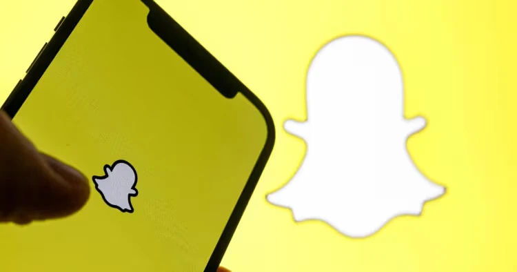 Aplikasi Snapchat menerapkan kebijakan baru terkait video AI di fitur Spotlight.