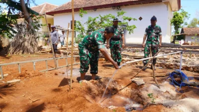 Dandim 0827 Sumenep meninjau pembangunan sumur bor di Talango