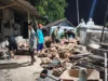 TNI dan Warga Gotong Royong Bangun Jembatan Sungai Panile di Gapura Sumenep hingga Malam Hari