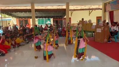 Tari Muang Sangkal tampil pada HUT ke-81 RI di Giligenting Sumenep