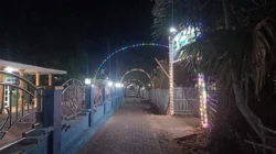 Lampu hias kampung warga Dusun Julung Lao' Sumenep sambut HUT RI ke-81