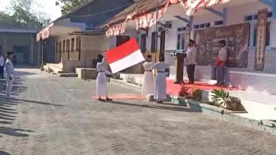Upacara HUT ke-81 Kemerdekaan RI Yayasan Annibros Galis Sumenep