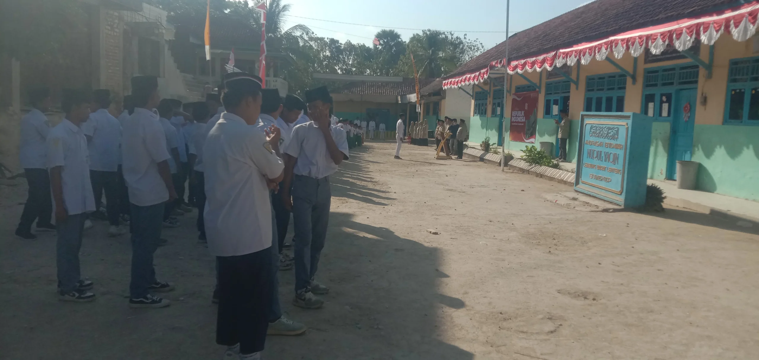 Sumenep, Lenteng, Lembung Barat, Yayasan Nurul Yaqin, HUT ke-81 RI, Kemerdekaan RI, upacara bendera, pendidikan karakter, nasionalisme, pendidikan Sumenep,