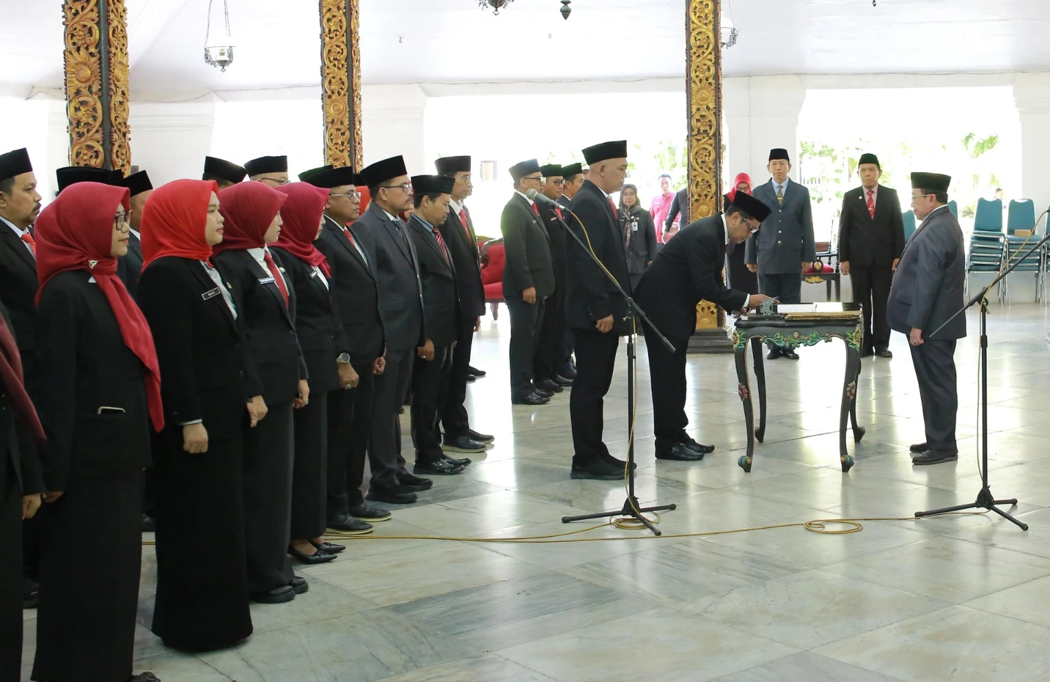Wabup Sumenep Imam Hasyim saat pelantikan 55 pejabat administrator dan pengawas