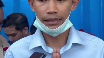 Kepala SPPG Kalitengah Rafli Ridho meminta maaf soal dugaan keracunan menu MBG di Sidoarjo