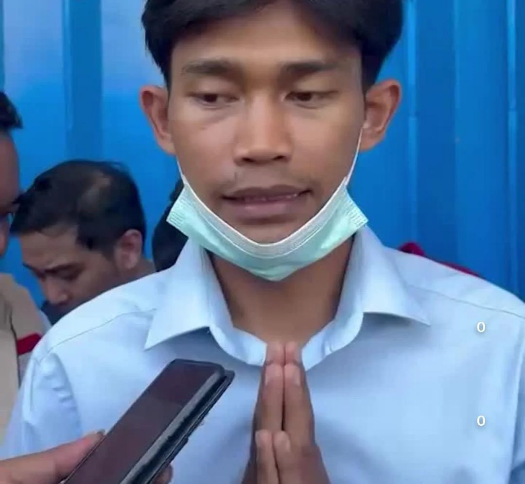 Kepala SPPG Kalitengah Rafli Ridho meminta maaf soal dugaan keracunan menu MBG di Sidoarjo