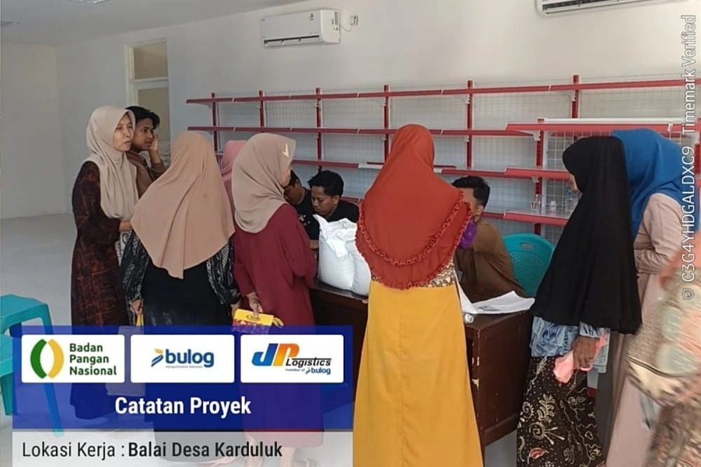675 KPM Desa Karduluk Sumenep menerima bantuan beras 30 kilogram