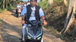 Bupati Situbondo Yusuf Rio meninjau jalan rusak di Gunung Leng-leng