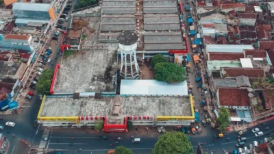 Kawasan Pasar Tanjung Jember saat uji coba rekayasa lalu lintas dimulai