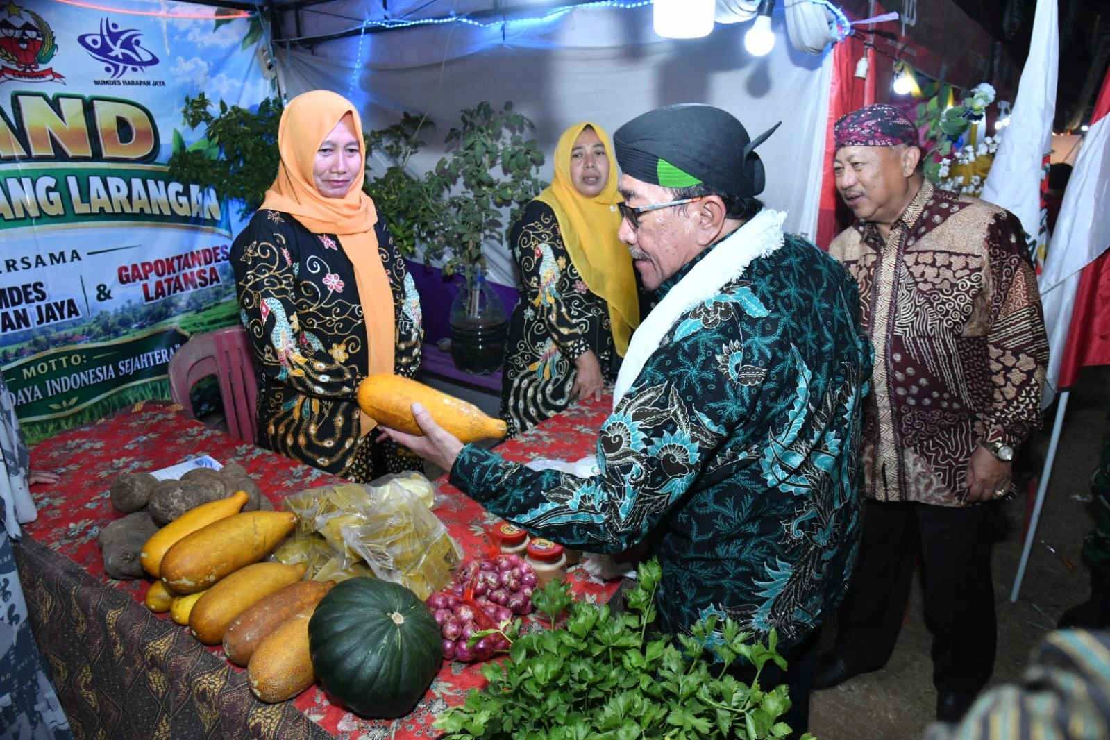 Wabup Sumenep KH Imam Hasyim membuka Festival Tani Ganding 2026 di Ganding