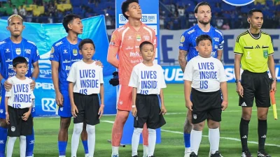 Fitrah Maulana Siap Kawal Gawang Persib Saat Hadapi Persija