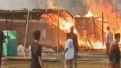Kebakaran gudang tembakau di Desa Aeng Sareh Sampang
