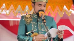 Bupati Aceh Timur Iskandar Usman Al-Farlaky menanam pohon pada HARDIKDA 2026