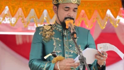 Bupati Aceh Timur Iskandar Usman Al-Farlaky menanam pohon pada HARDIKDA 2026