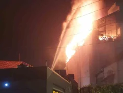 Dini Hari Api Melalap Hamzah Batik Malioboro, 12 Mobil Damkar Dikerahkan
