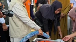 Gubernur Khofifah meninjau penanganan krisis air bersih di Lumbang Pasuruan