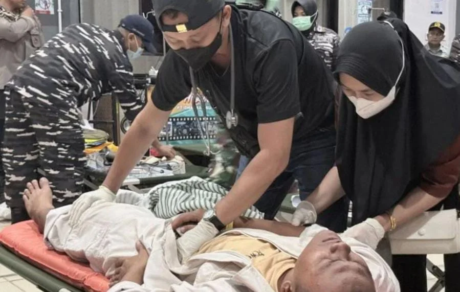 Kapal MV Haida membawa 69 korban selamat Virgo Transport 8 tiba di Pelabuhan Trisakti Banjarmasin