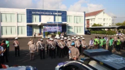 Kapolresta Sumenep Ariek Indra Sentanu memimpin apel HUT Lalu Lintas Bhayangkara ke-71