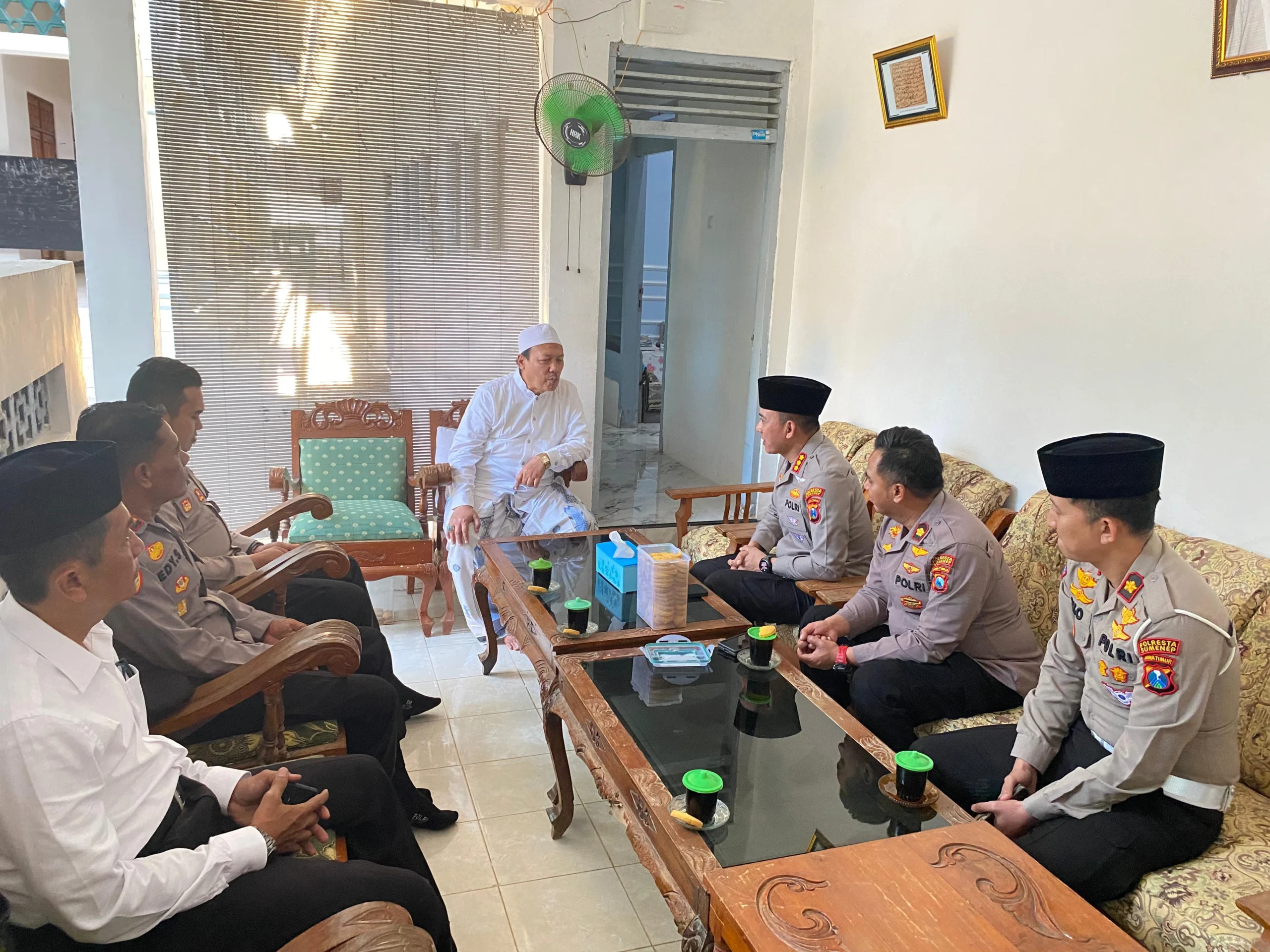 Kapolresta Sumenep silaturahmi dengan pengasuh Ponpes Assadad Ambunten