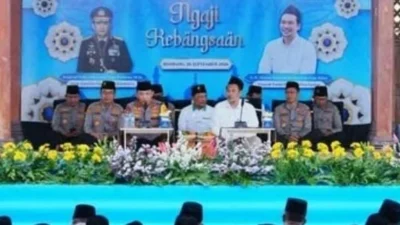Kapolri Listyo Sigit mengikuti Ngaji Kebangsaan bersama Gus Baha di Rembang