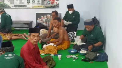 Pengobatan gratis MWCNU Giligenting untuk masyarakat