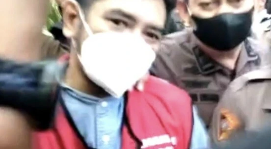 Mas Bechi usai menjalani sidang putusan di Pengadilan Negeri Surabaya